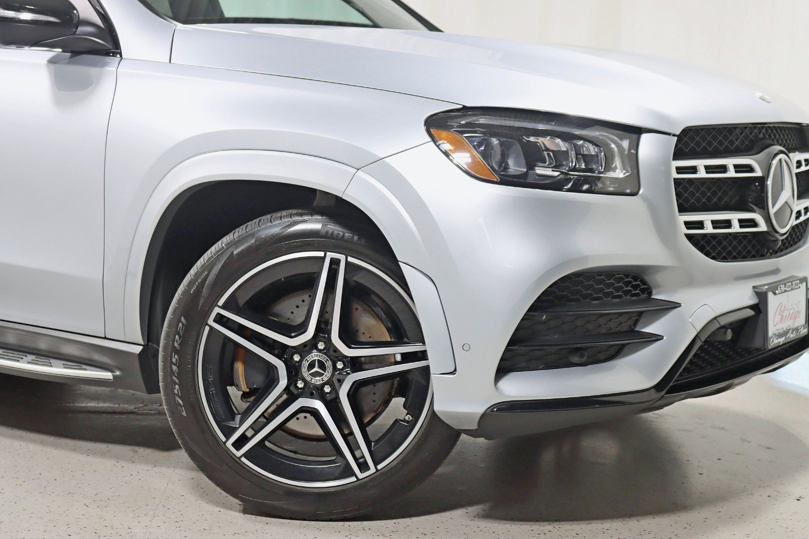 Used 2022 Mercedes-Benz GLS 450 4MATIC w/ AMG Line Exterior image 5