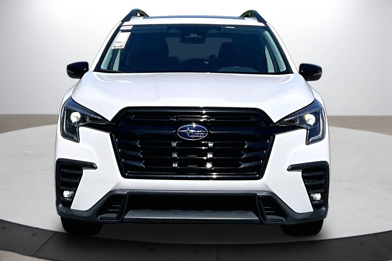Used 2023 Subaru Ascent Onyx Edition image 3