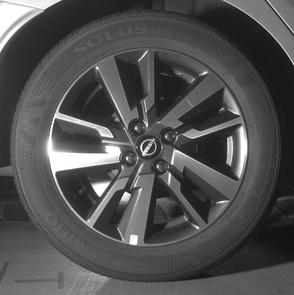 Used 2025 Nissan Versa SV image 15