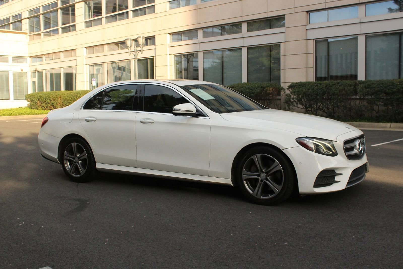 Used 2017 Mercedes-Benz E 300 image 2
