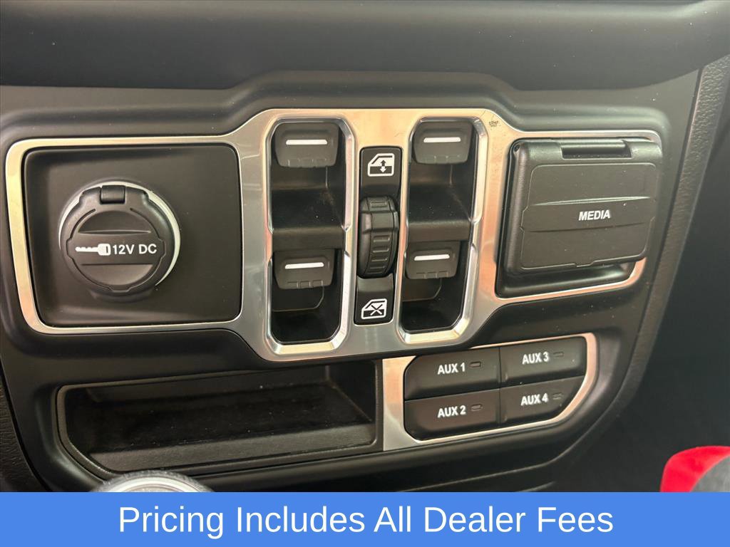 Used 2020 Jeep Wrangler Unlimited Sahara AWD/4WD image 23