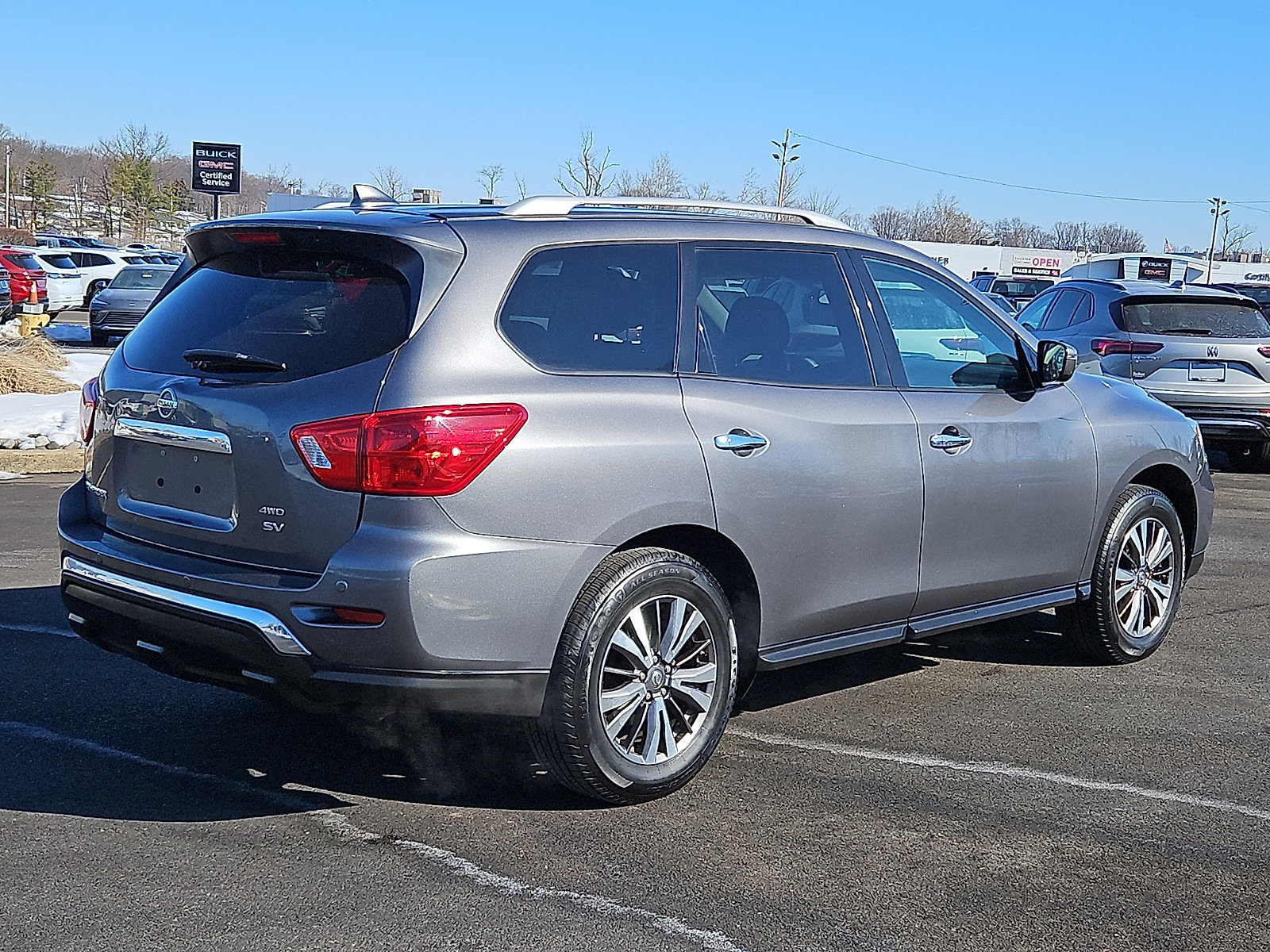 Used 2019 Nissan Pathfinder SV image 6