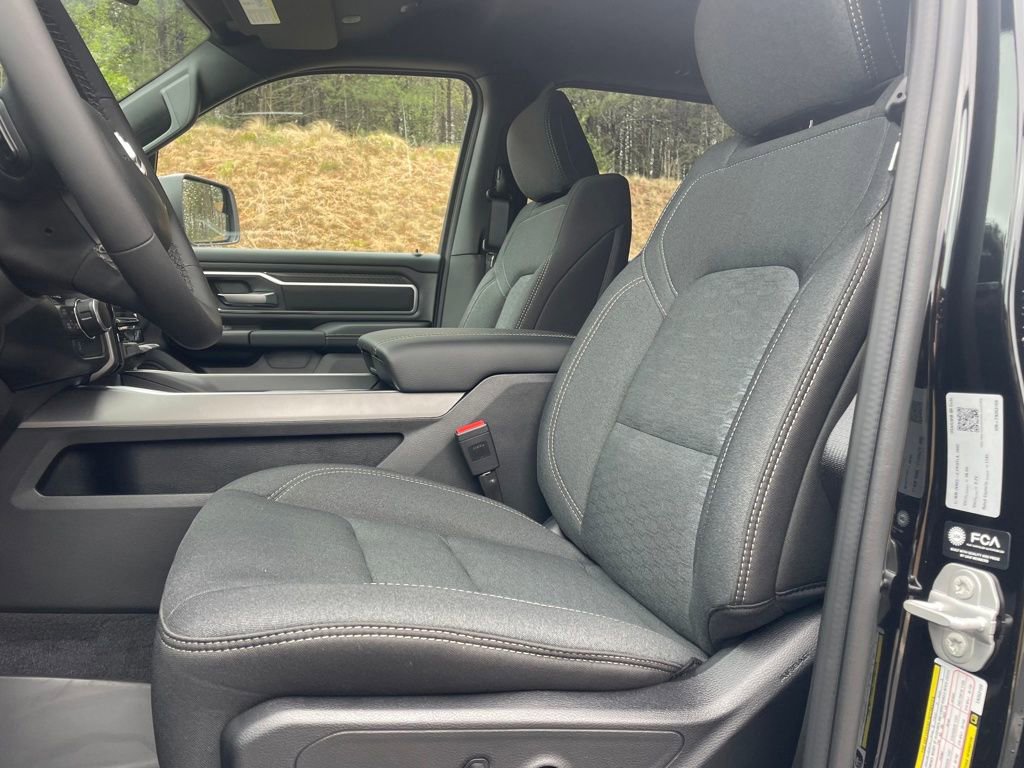 New 2026 RAM 1500 4x4 Crew Cab image 12