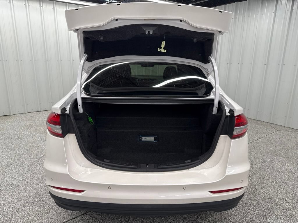 Used 2019 Ford Fusion Energi Titanium FWD image 8