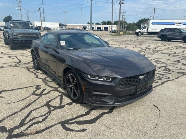 Used 2024 Ford Mustang Coupe RWD image 5