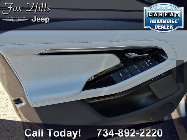 Used 2023 Land Rover Range Rover Evoque R-Dynamic SE AWD/4WD image 13