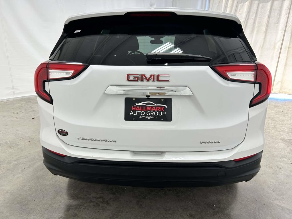 Used 2024 GMC Terrain SLE AWD/4WD image 3
