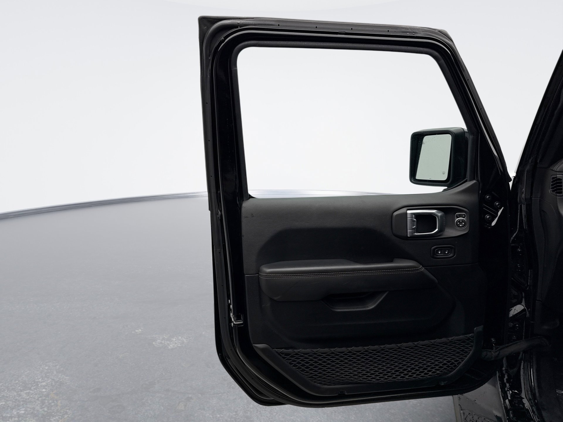 Used 2022 Jeep Gladiator Overland image 9