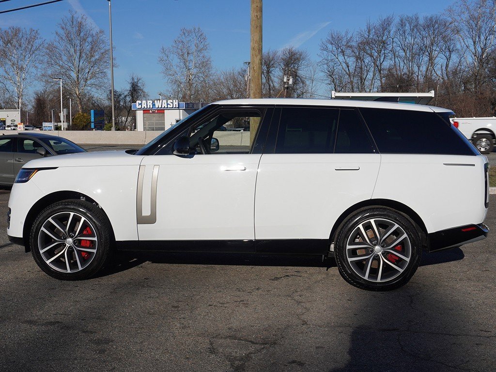Used 2025 Land Rover Range Rover SE image 19