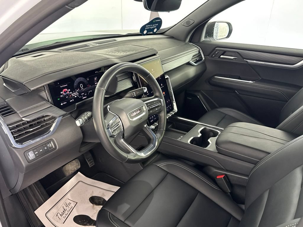 Certified 2026 GMC Acadia Elevation w/ Elevation Premium Package AWD/4WD image 17