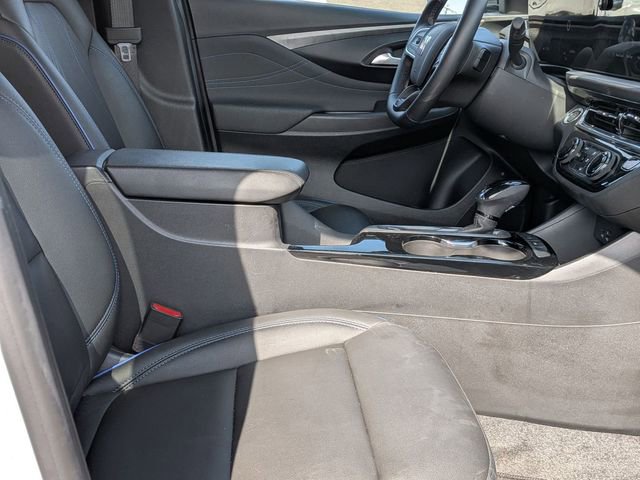 Used 2025 Buick Envista Sport Touring image 28
