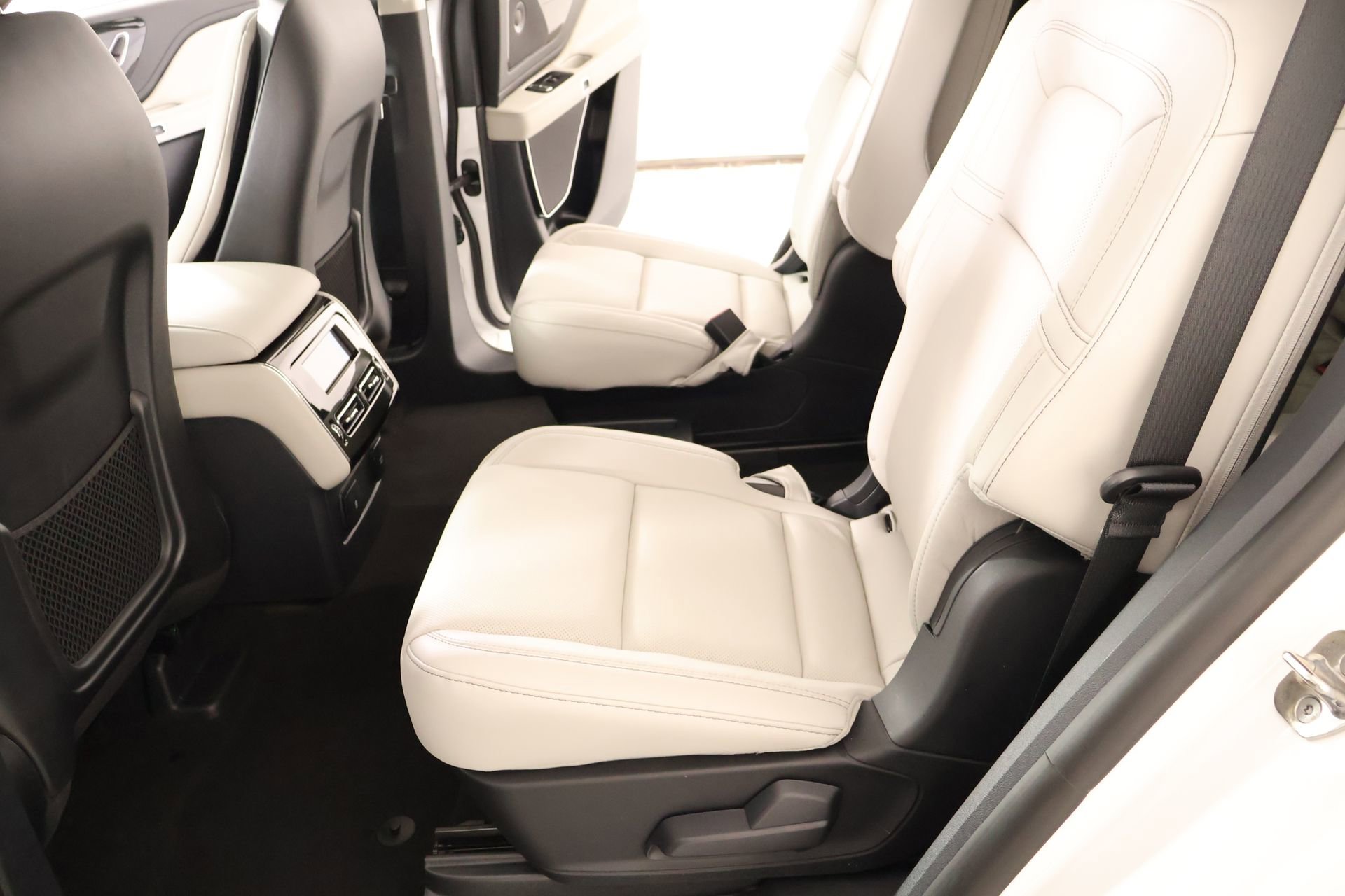 New 2026 Lincoln Aviator Reserve AWD/4WD image 12