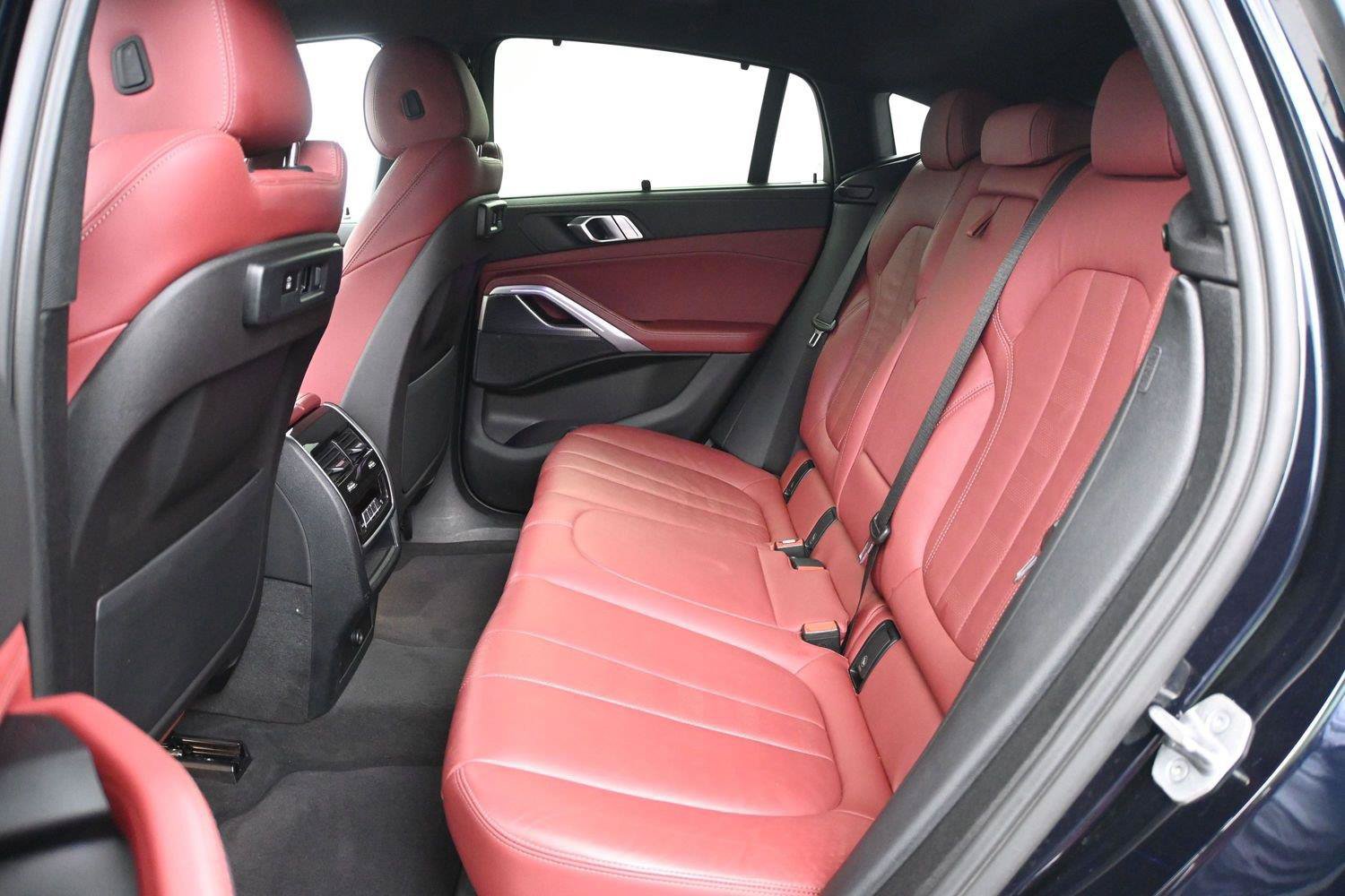 Used 2022 BMW X6 xDrive40i w/ Executive Package AWD/4WD image 11