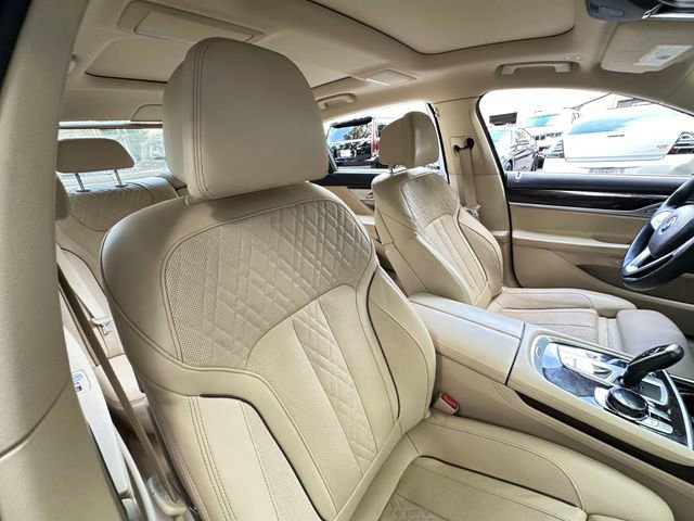 Used 2017 BMW 740i image 41