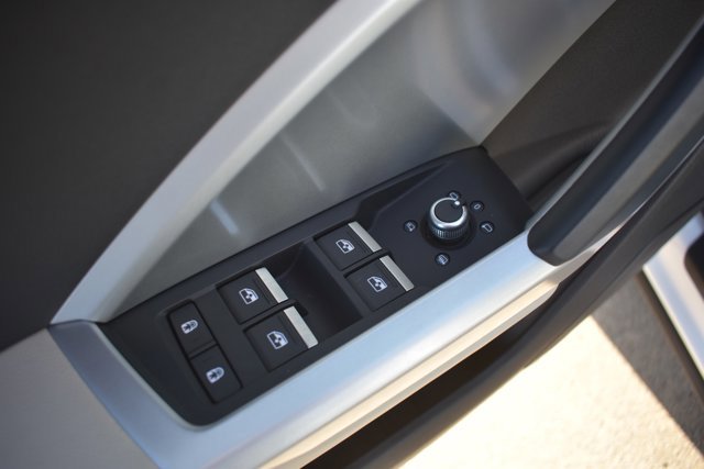 Used 2024 Audi Q3 2.0T Premium Plus image 14