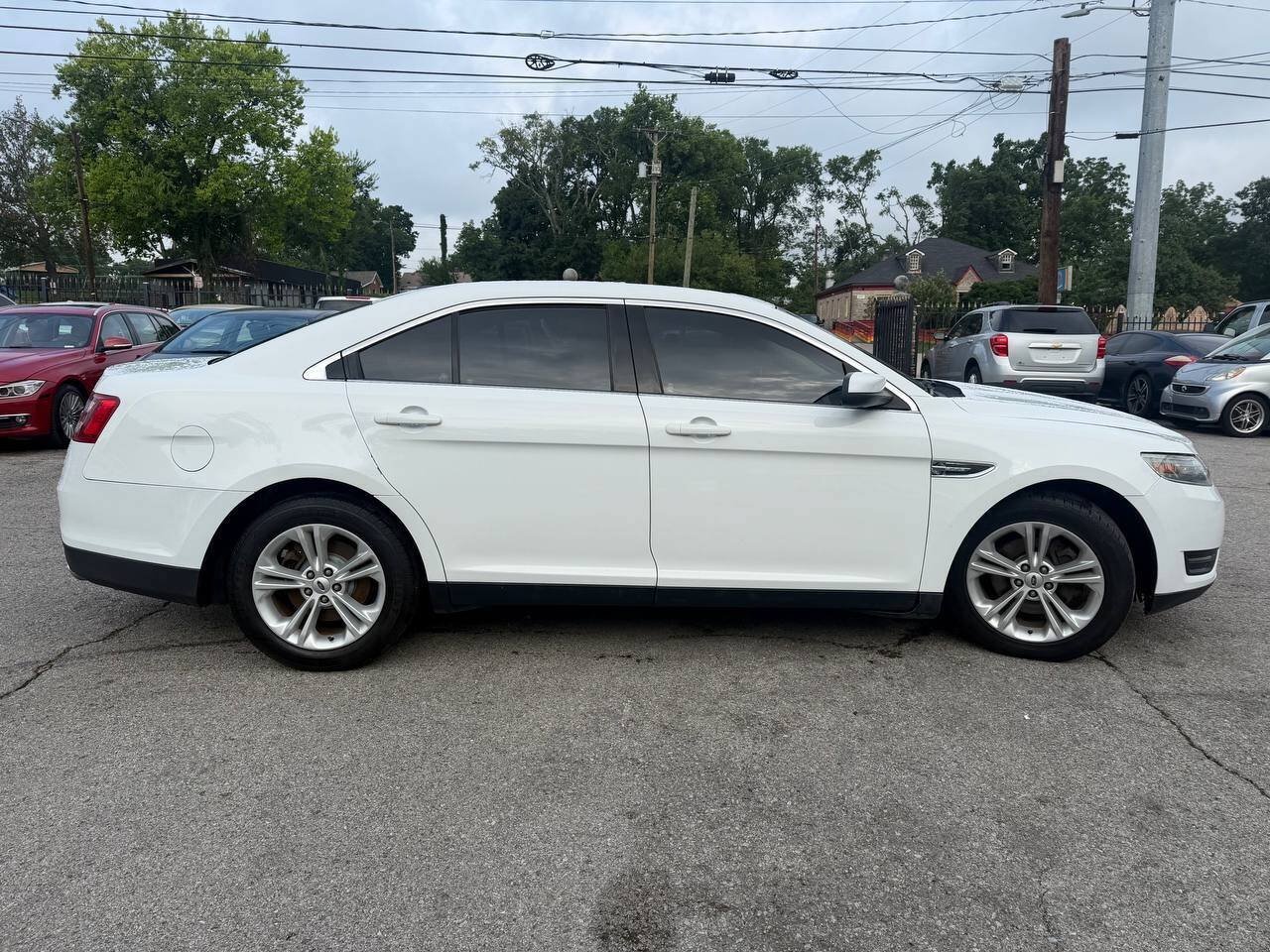 Used 2014 Ford Taurus SEL AWD/4WD image 9