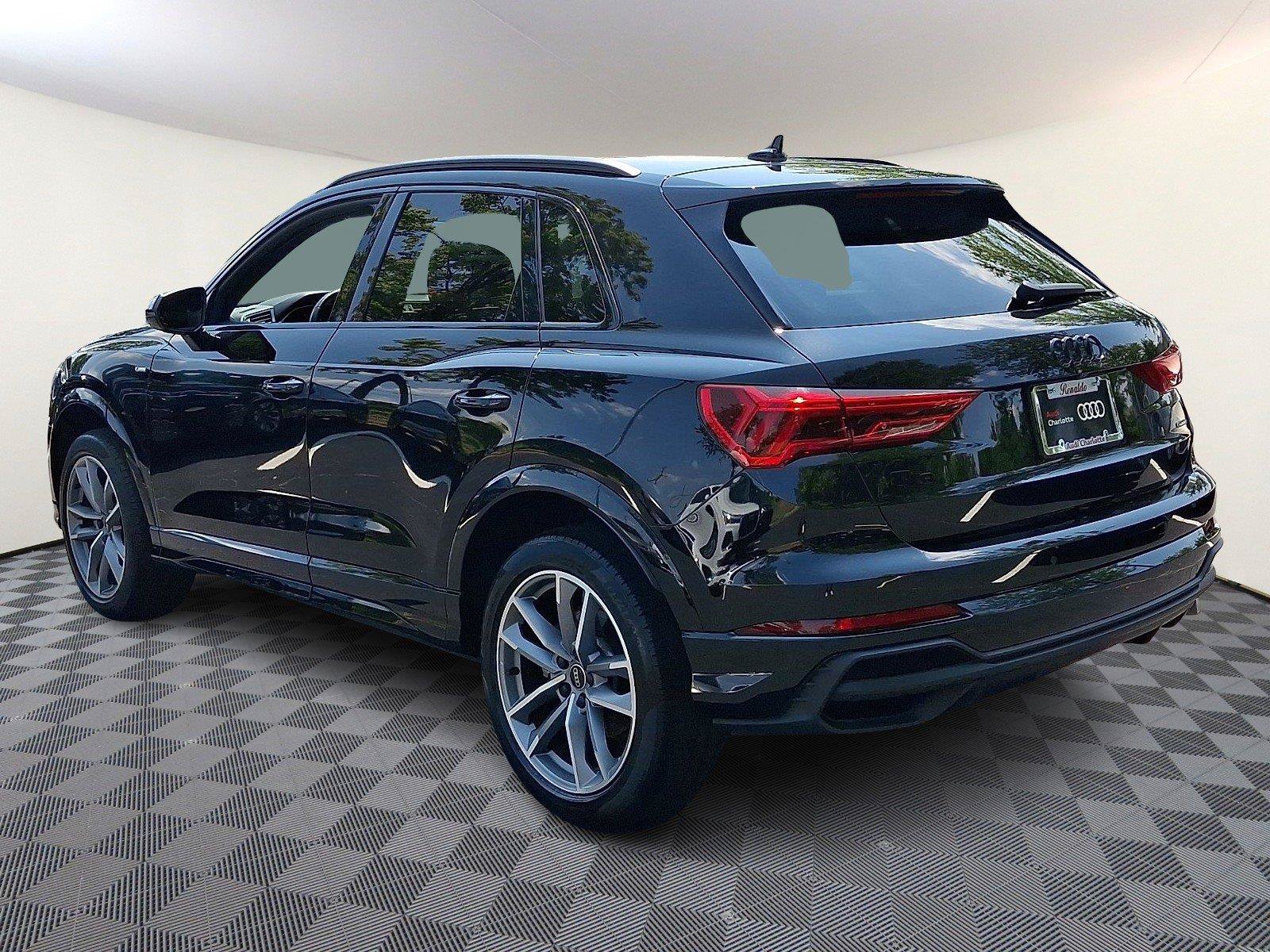 Used 2024 Audi Q3 2.0T Premium w/ Convenience Package AWD/4WD image 4