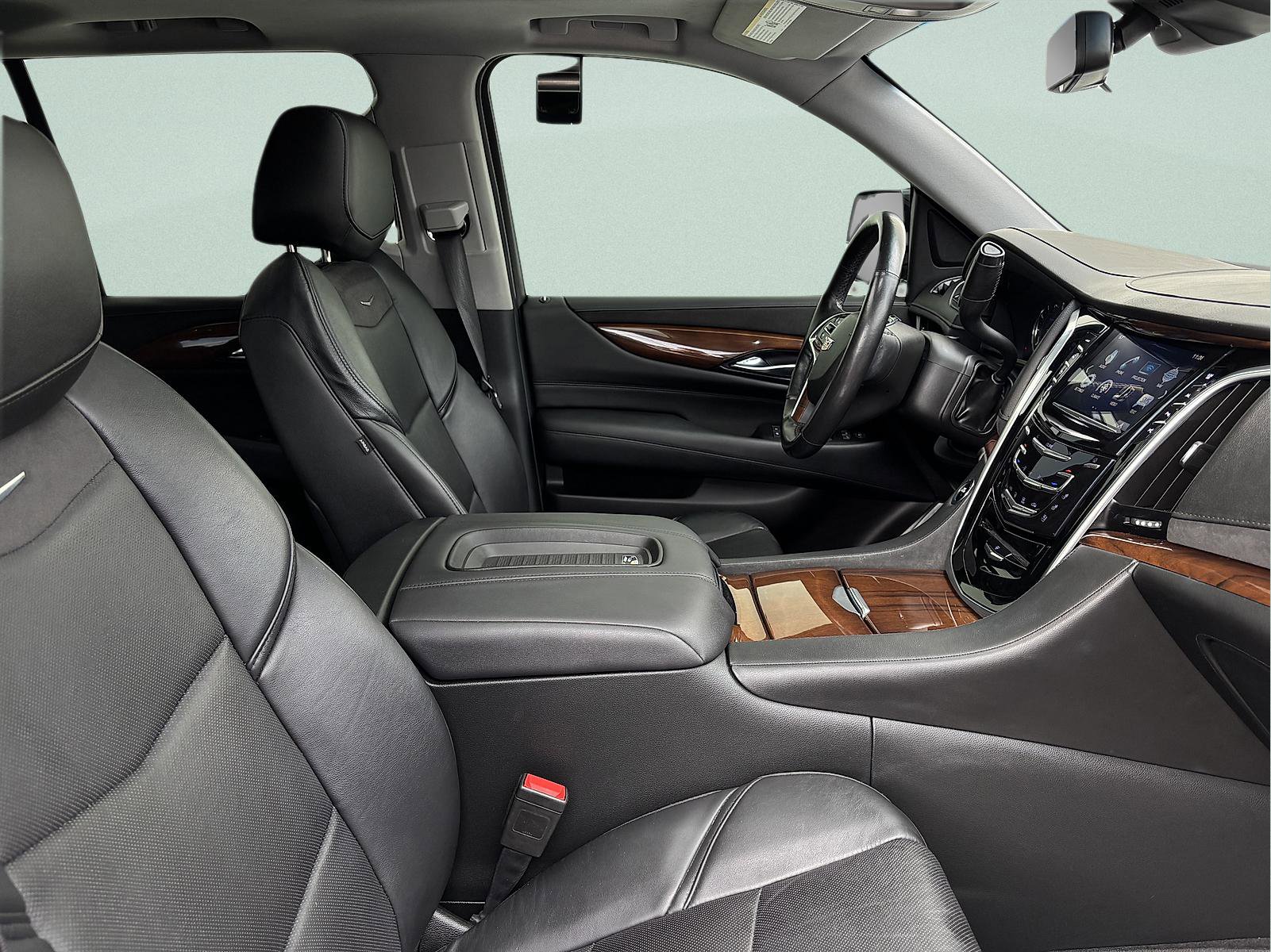 Used 2020 Cadillac Escalade Luxury image 41