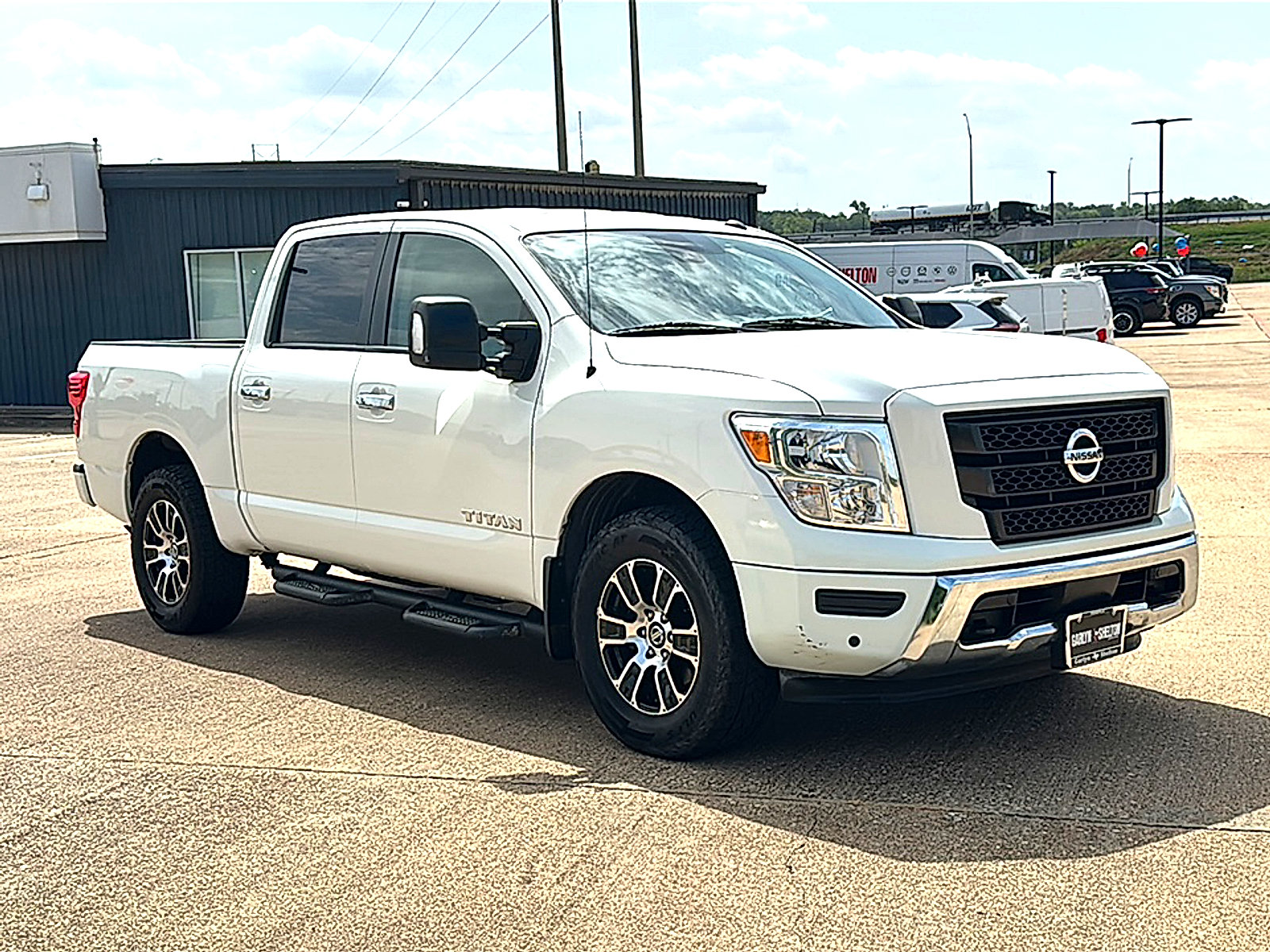 Used 2021 Nissan Titan SV w/ SV Convenience Package AWD/4WD image 10