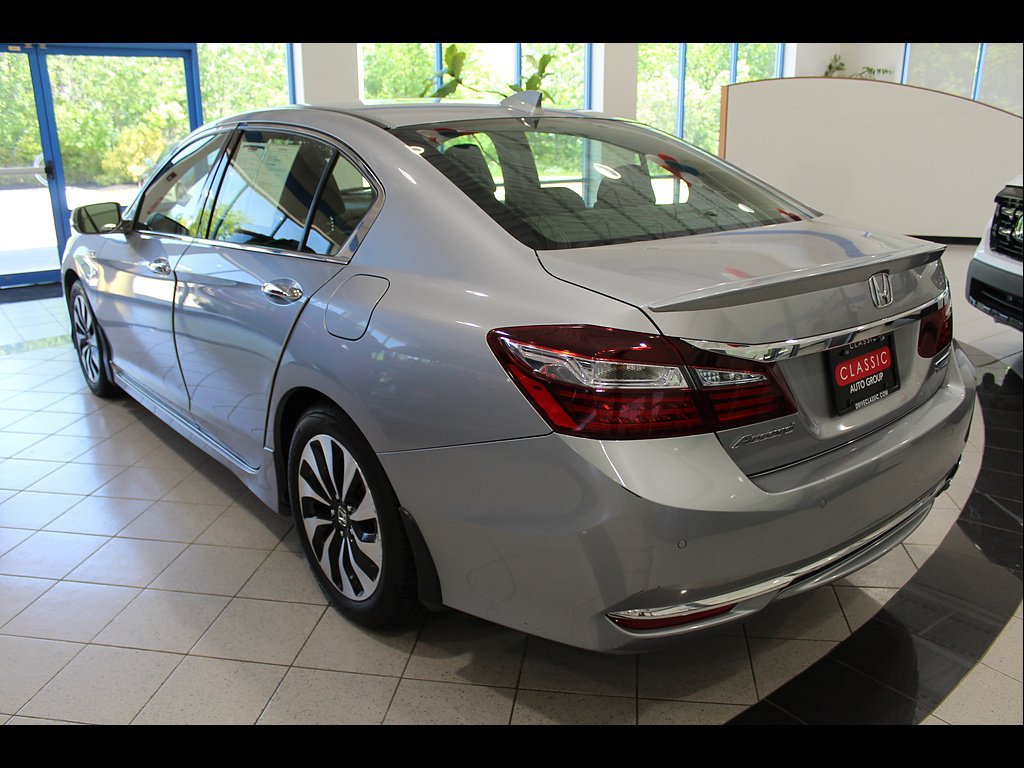 Used 2017 Honda Accord Touring image 7