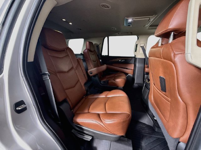 Used 2019 Cadillac Escalade Premium Luxury AWD/4WD image 26