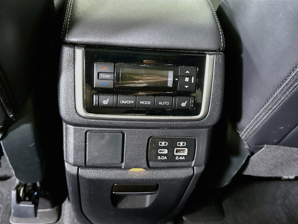 Used 2025 Subaru Ascent Limited AWD/4WD image 29