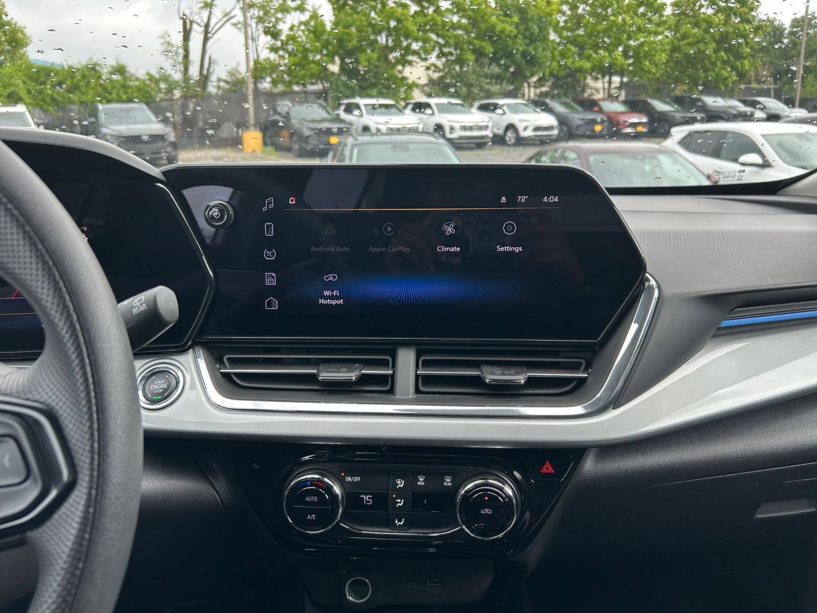 Used 2025 Chevrolet Trax LT FWD image 17