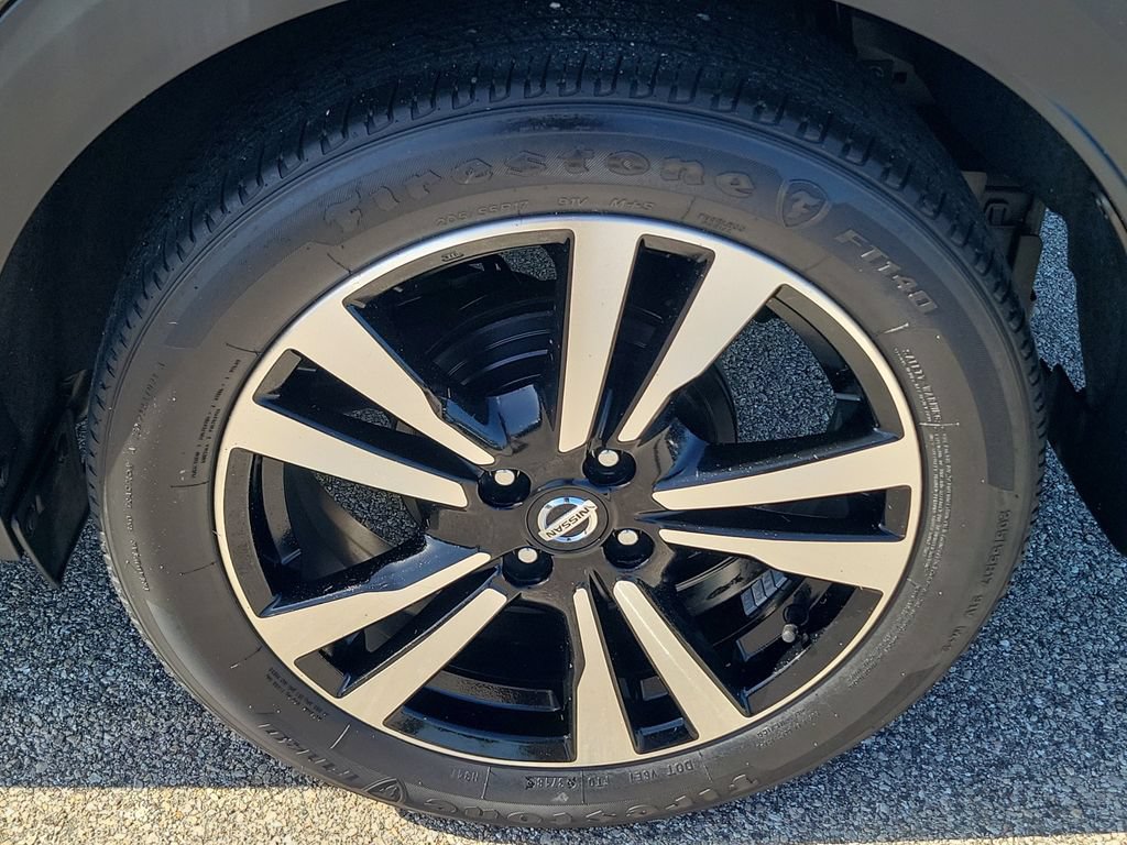 Used 2019 Nissan Kicks SR w/ SR Premium Package FWD image 8