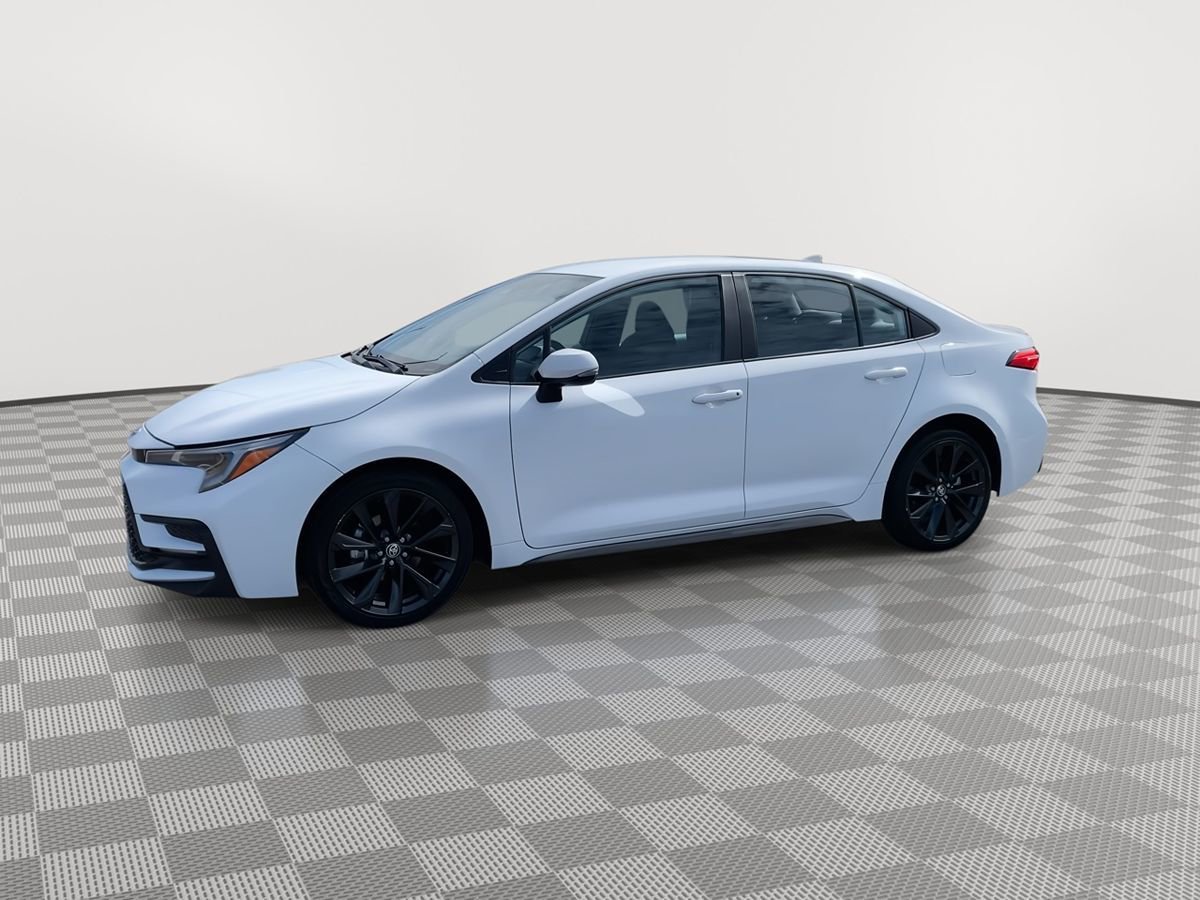 Used 2023 Toyota Corolla SE image 3
