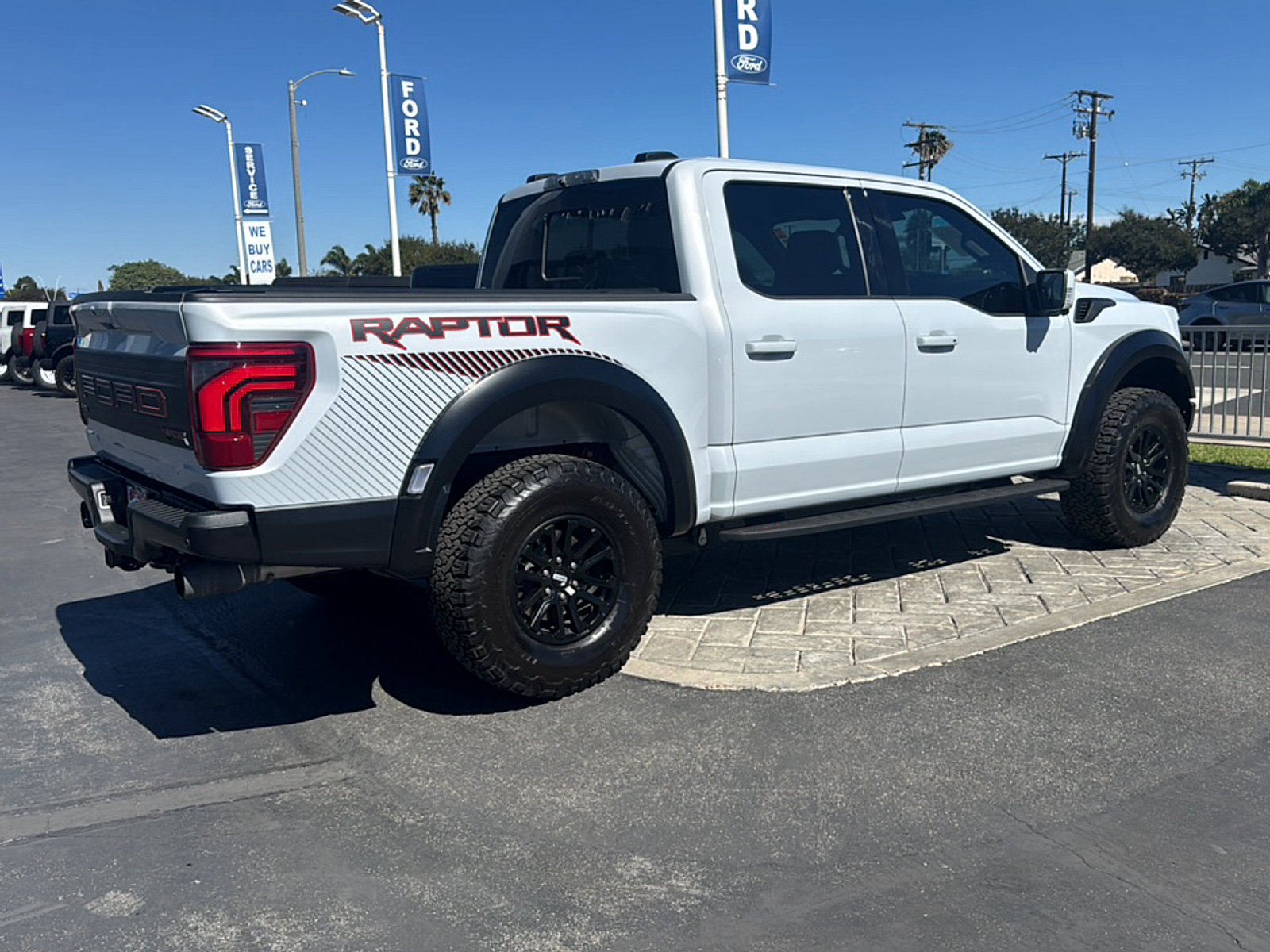 Used 2025 Ford F150 Raptor AWD/4WD image 2