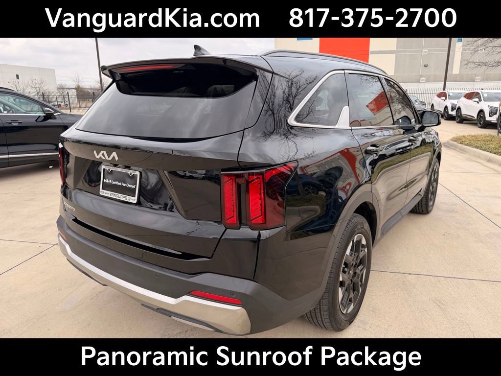 Certified 2025 Kia Sorento S w/ Panoramic Sunroof Package image 4