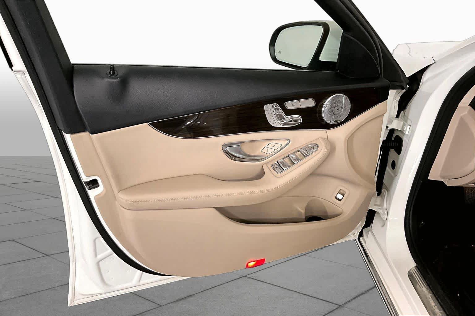 Used 2016 Mercedes-Benz C 300 4MATIC Sedan image 22