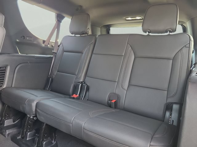Used 2025 Chevrolet Suburban High Country AWD/4WD image 15