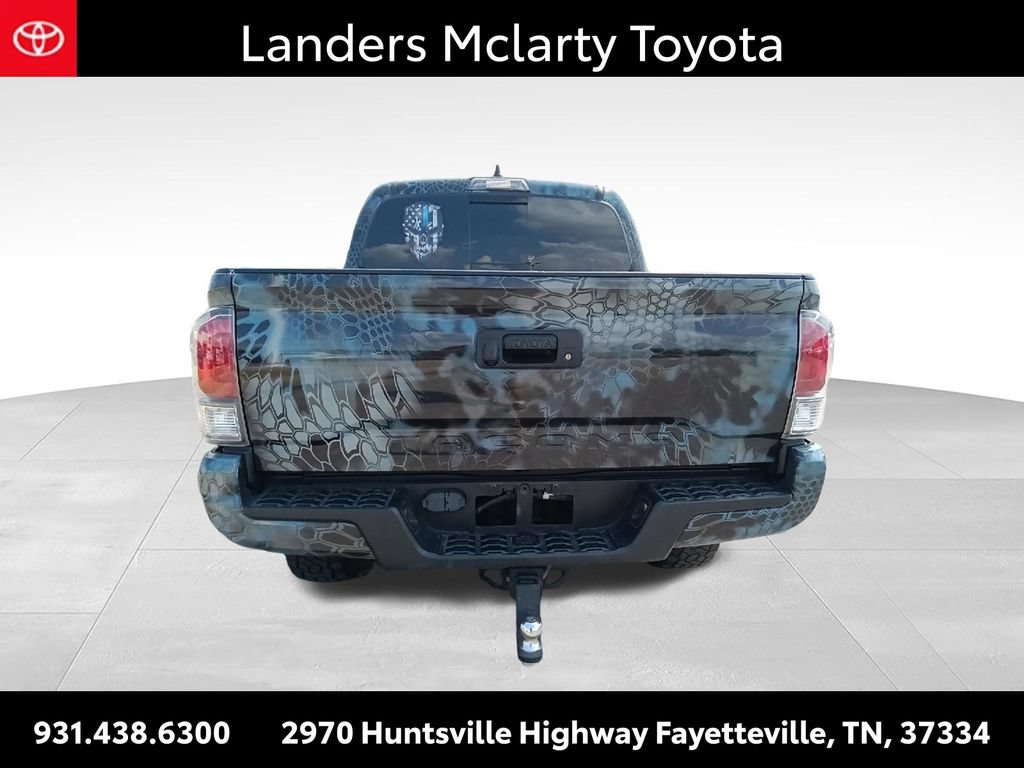 Used 2022 Toyota Tacoma TRD Off-Road AWD/4WD image 4