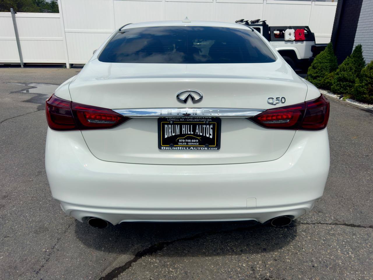 Used 2018 INFINITI Q50 Luxe w/ Essential Package (3.0T Luxe) RWD image 4