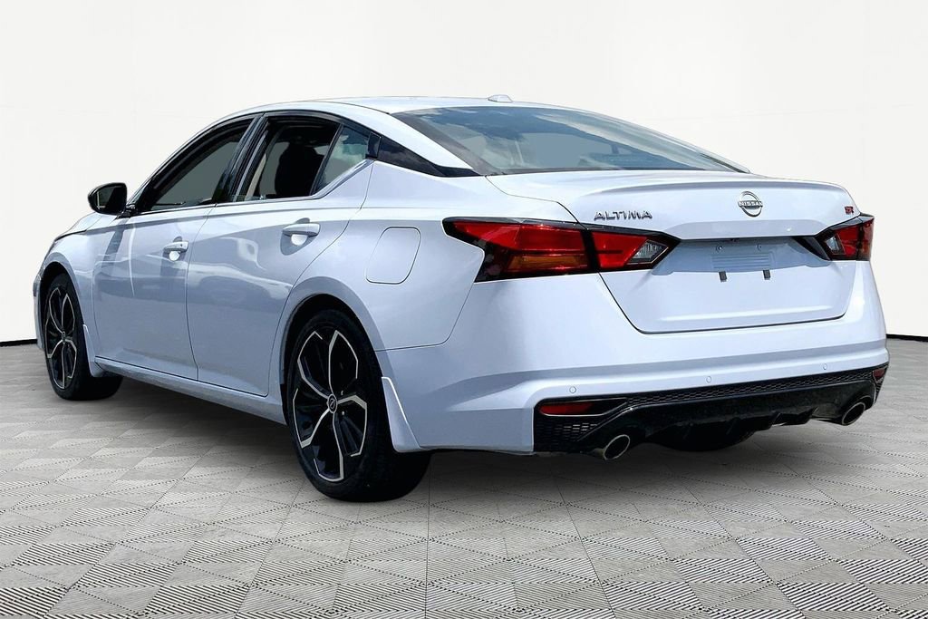 Used 2024 Nissan Altima 2.5 SR w/ SR Premium Package FWD image 4
