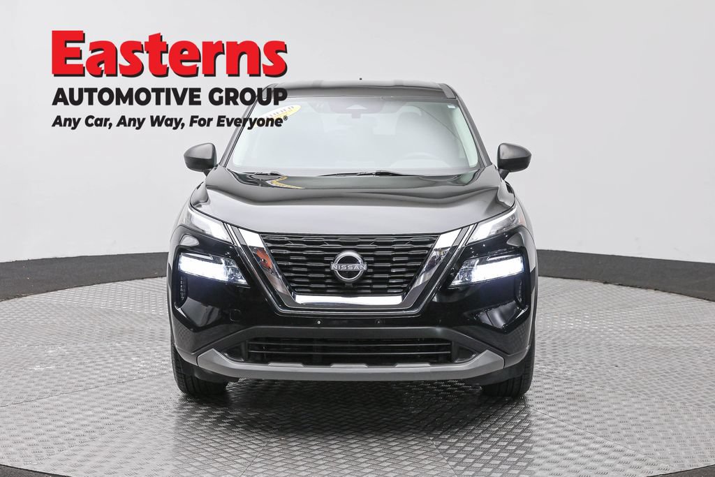 Used 2023 Nissan Rogue S AWD/4WD image 2