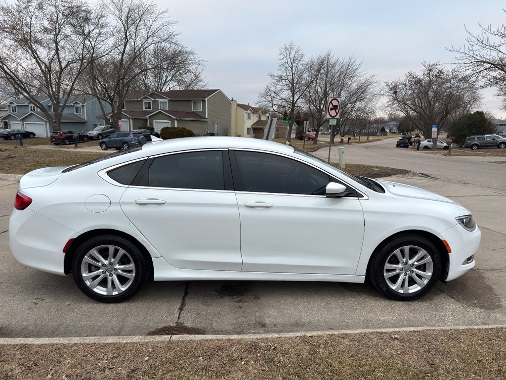 Used 2017 Chrysler 200 Limited Platinum FWD image 6