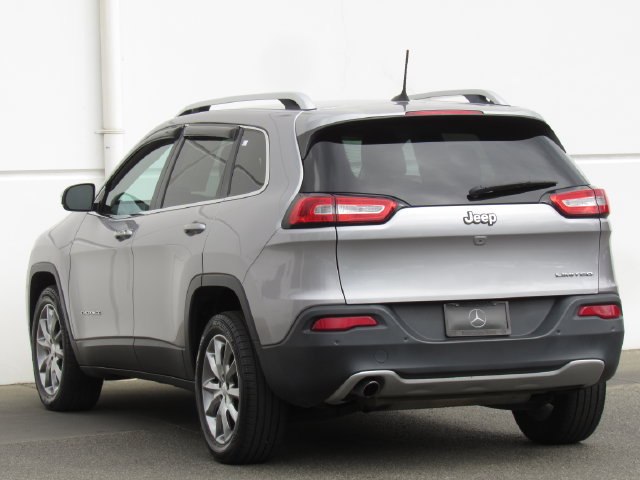 Used 2018 Jeep Cherokee Limited FWD image 5