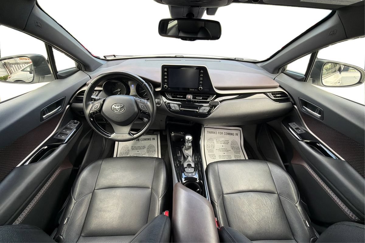Used 2019 Toyota C-HR Limited FWD image 28