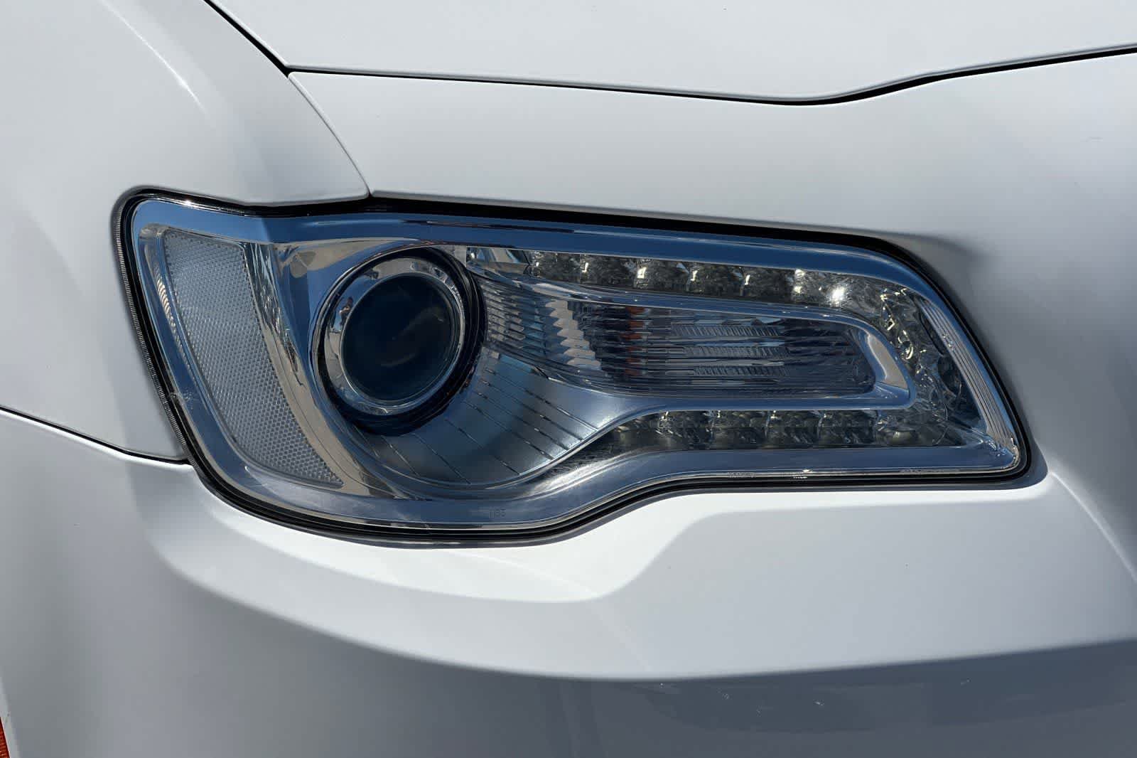 Used 2019 Chrysler 300 Limited RWD image 33