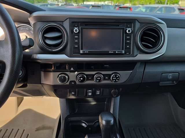 Used 2018 Toyota Tacoma SR5 AWD/4WD image 17