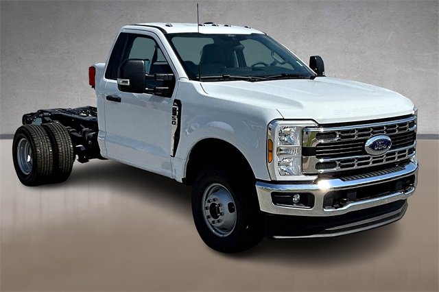 New 2025 Ford F350 XL w/ XL Chrome Package image 2
