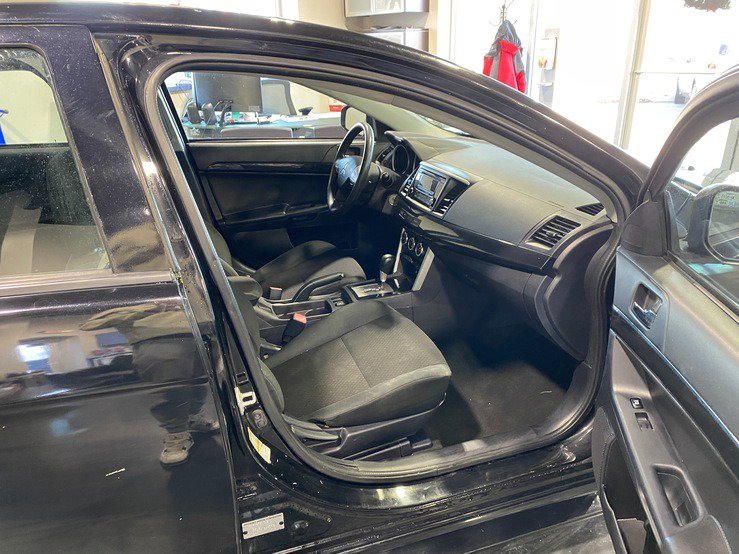 Used 2016 Mitsubishi Lancer ES image 16