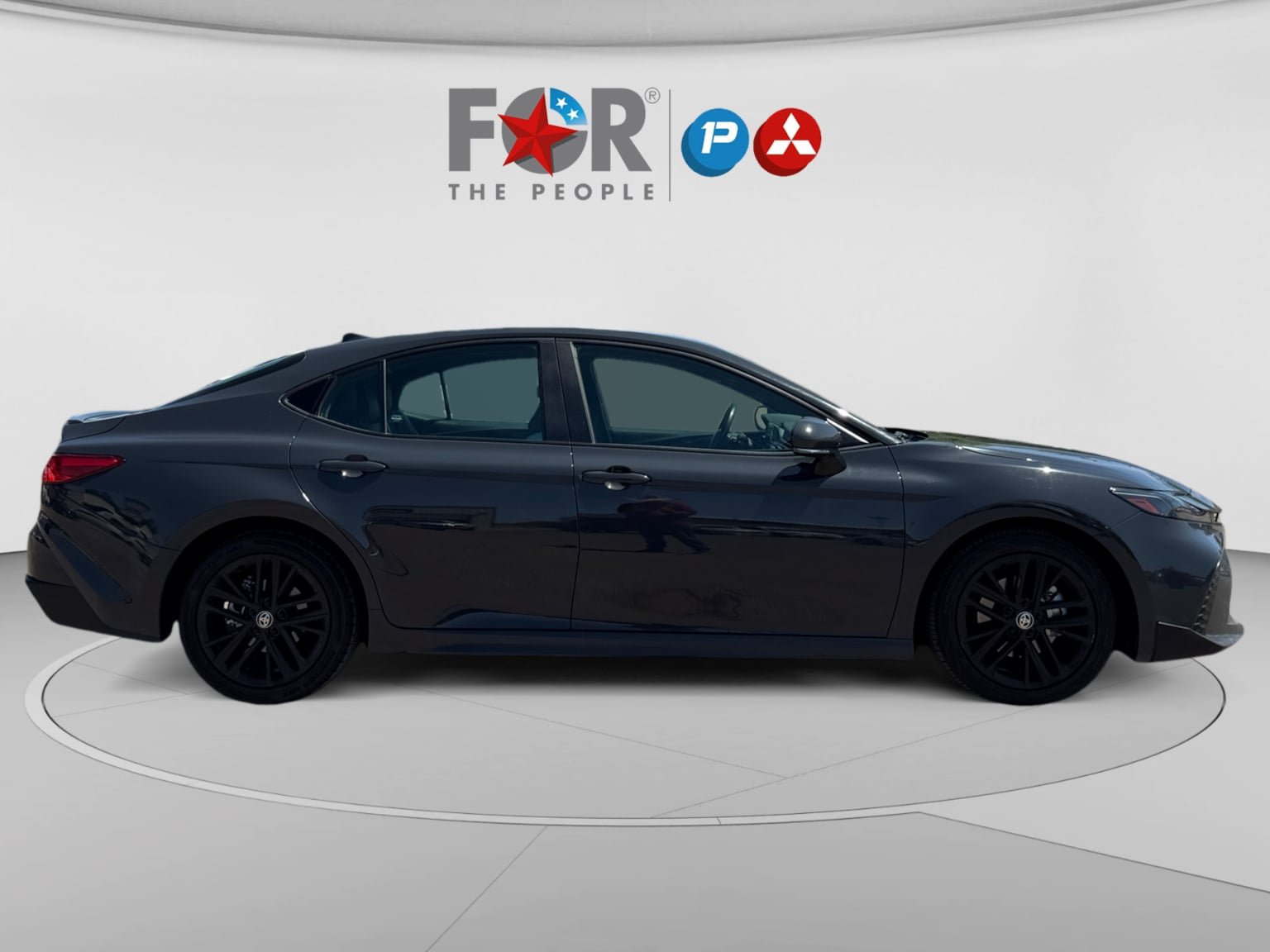 Used 2025 Toyota Camry SE FWD image 6