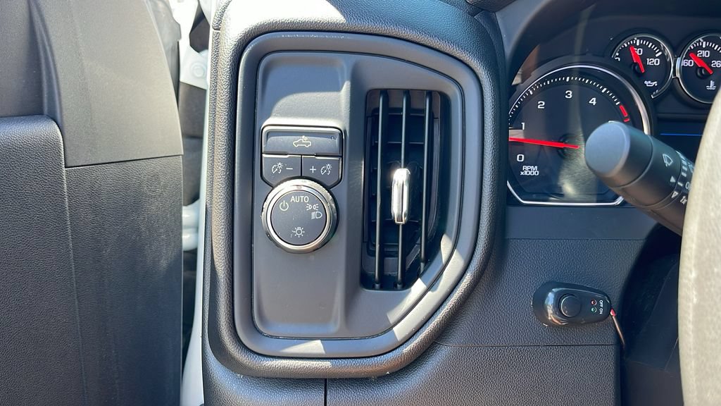 Used 2022 Chevrolet Silverado 2500 Custom w/ Gooseneck/5TH Wheel Package RWD image 27