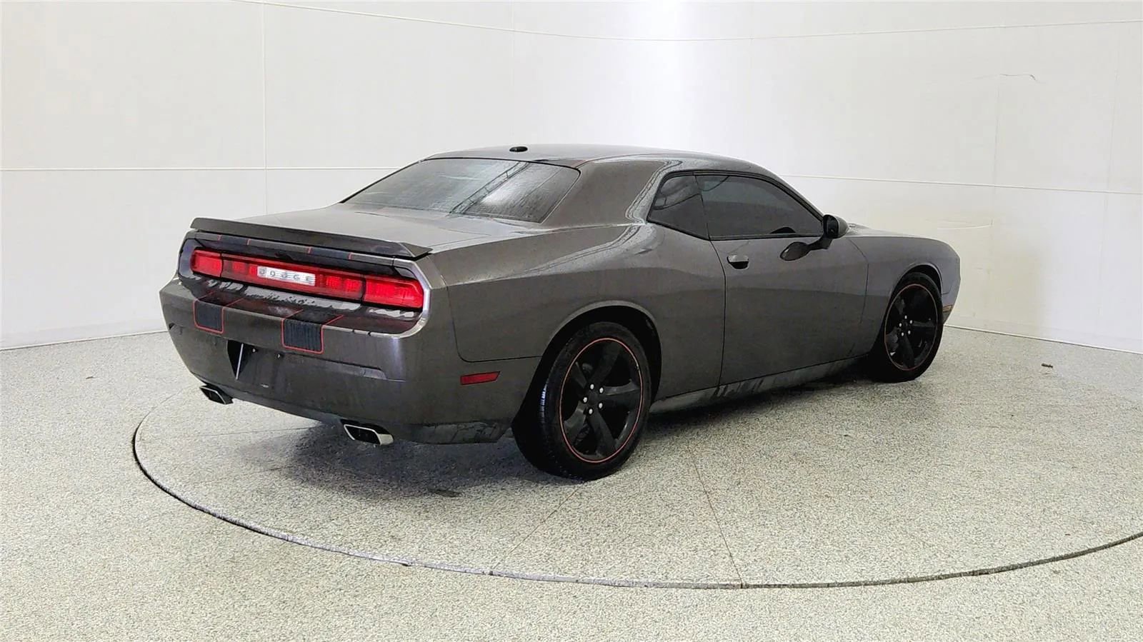 Used 2013 Dodge Challenger R/T Plus RWD image 7