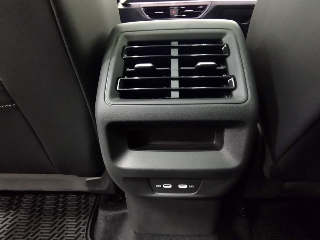 New 2025 Volkswagen Tiguan SE R-Line image 37