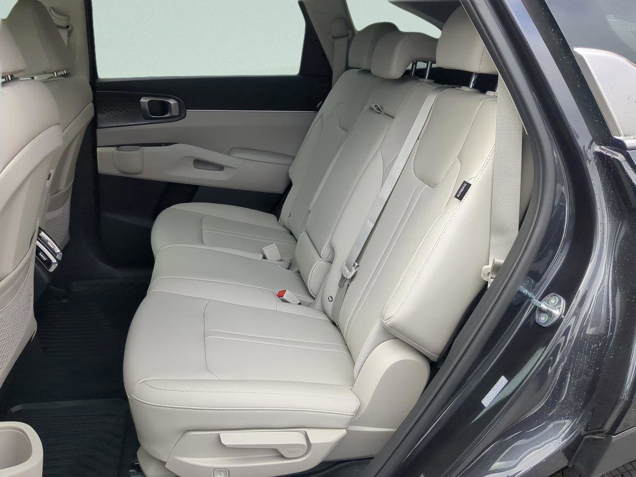 New 2026 Kia Sorento S w/ S Panoramic Sunroof Package image 11