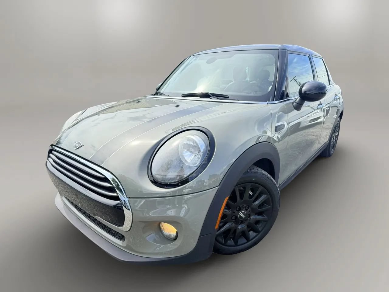 Used 2019 MINI Cooper 4-Door Hardtop FWD video 1